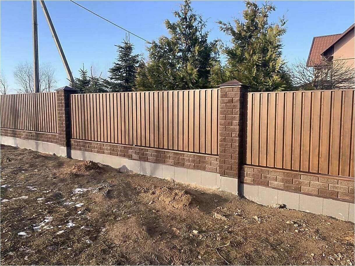 Забор из профлиста НС-21 цвет Printech темное дерево фото7 в Актау