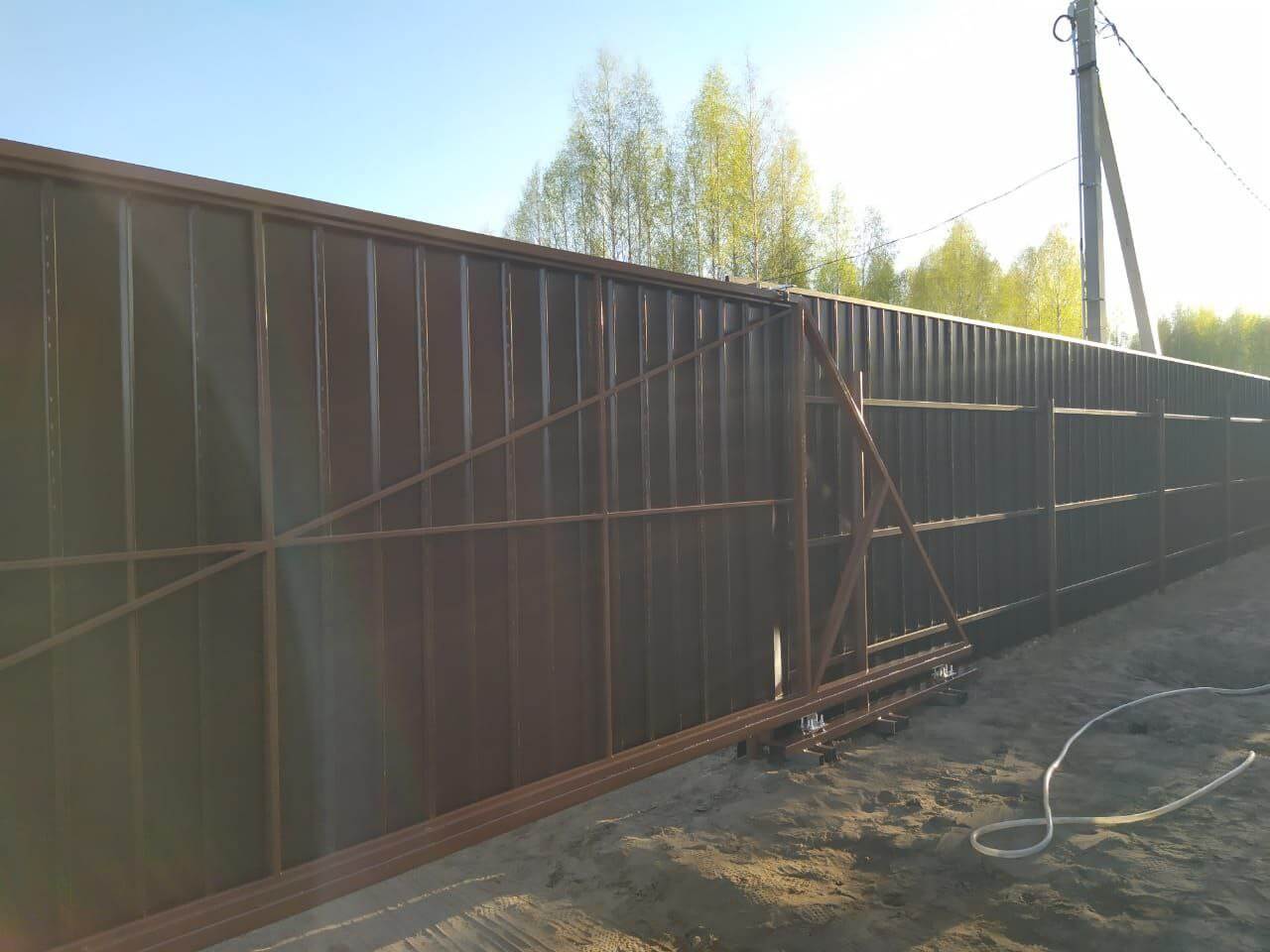 Забор из металлосайдинга ЕВРО-БРУС 25м Темный Каштан 3D Принтек фото 4 в Актау