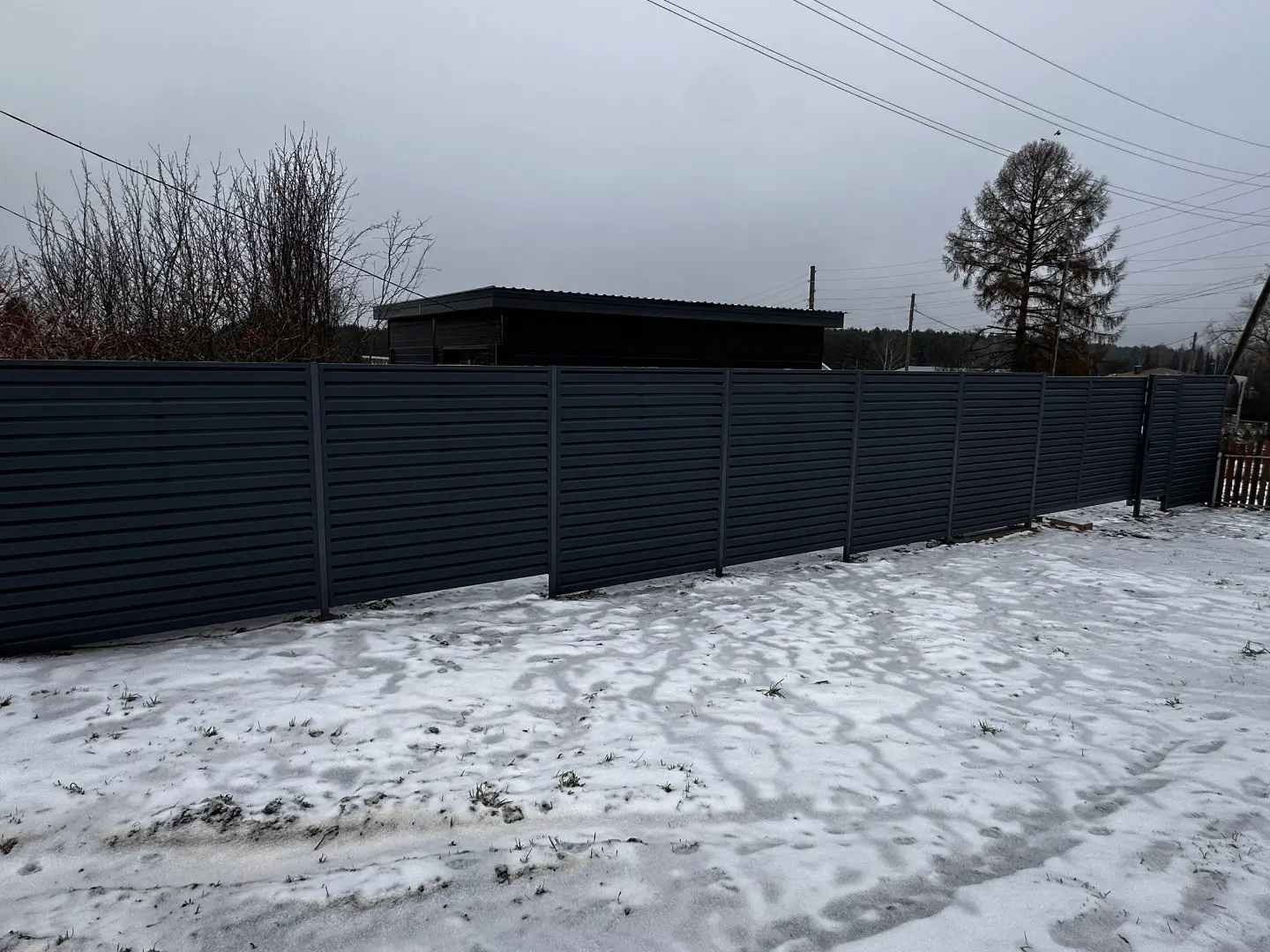 Забор-жалюзи из ламелей Хай-Тек 20м RAL7024/7024 Серый Графит двусторонний МАТТЕ фото 3 в Актау