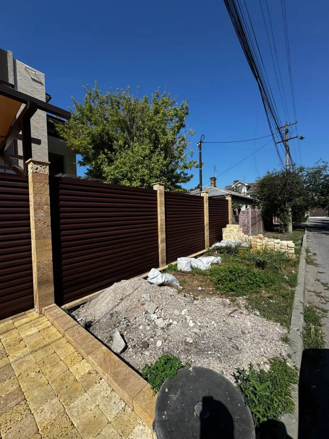 Забор-жалюзи из ламелей Реснички 12м RAL8017 Шоколад МАТТЕ фото 5 в Актау